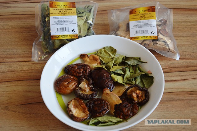 Вкусное обаяние Кулинарии, Повара ЯПа поздравляют милых дам!