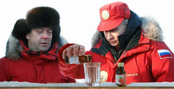 «Требую продолжения банкета»: редкие фото советских знаменитостей во время застолий