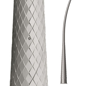 В Ростове-на-Дону начали обматывать столбы искусственным газоном для борьбы с расклейщиками объявлений