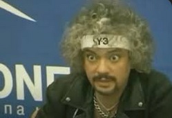 Лидер группы "Любэ" Николай Расторгуев ответил журналисту на вопрос о размерах его гонораров: "Не ваше собачье дело!"