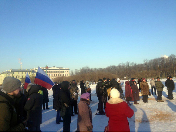 Исаакий взяли в кольцо, противники передачи РПЦ