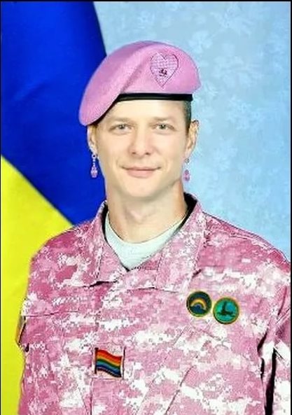 Украинские десантники отказались от голубых беретов