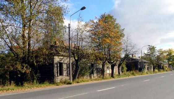 Чиновники Ленобласти потребовали от многодетной семьи снести свой дом