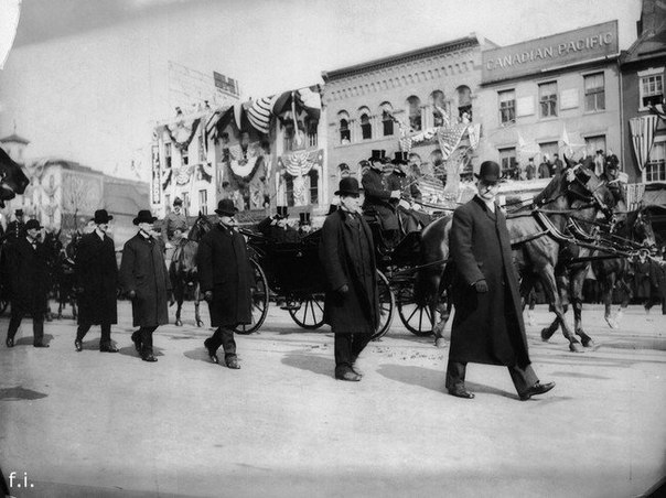 История в фотографиях