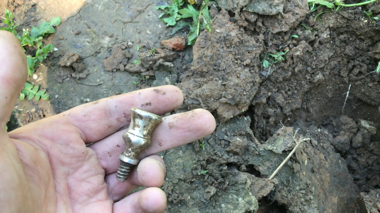 Клад в заброшке. Клад кубышка. Неожиданные находки. Находки на берегу волги. Неожиданные находки.