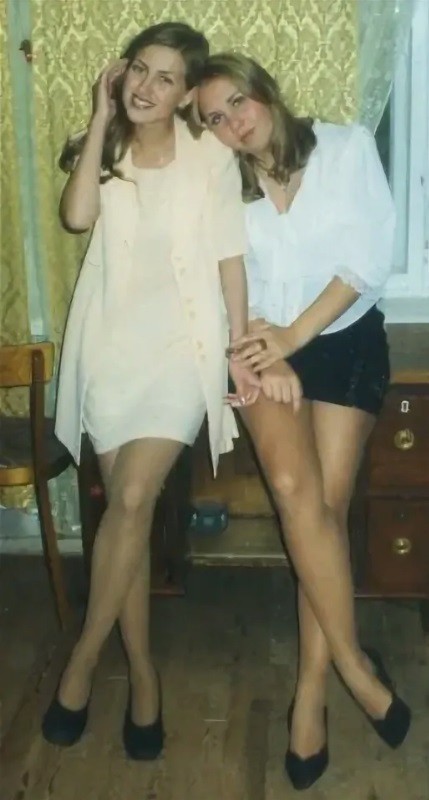 Девчата из 90-х и 00-х