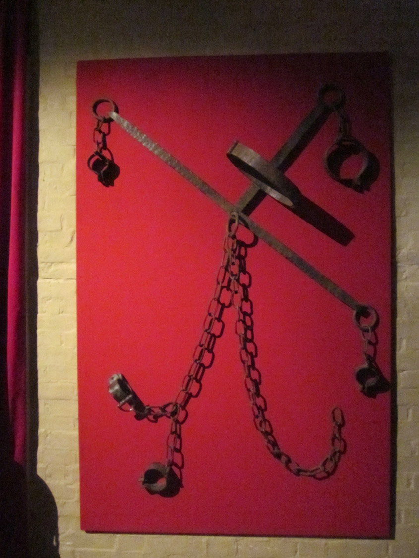 Аппарат для пыток. Пыточные инструменты средневековья. Орудия пыток инквизиции. Пыточные инструменты инквизиции.