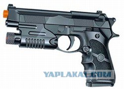 Лук со встроенной лазерной указкой