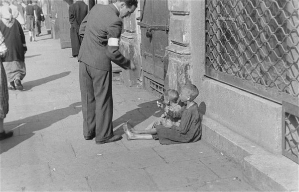 1941 год. Лето. Варшавское гетто.