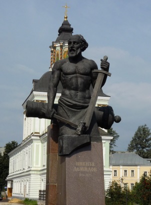 Памятники, которые иначе воспринимаются народом