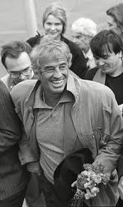 Как прощаются с Jean-Paul Belmondo кубиками со всего мира