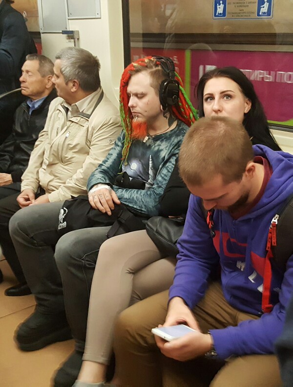 Свежие "модники из российского метрополитена"