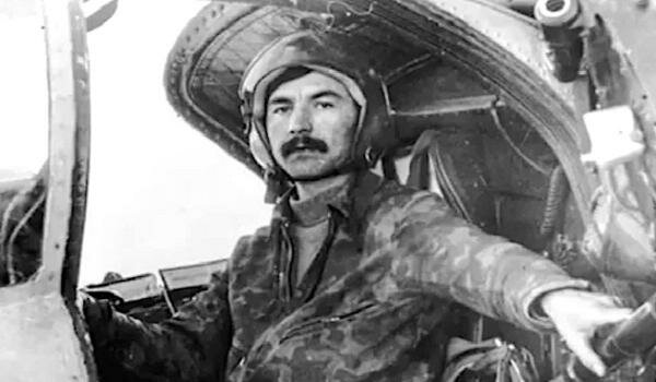 «Профессионал от Бога». За какие боевые заслуги летчик Н.С. Майданов стал Героем и СССР, и России?