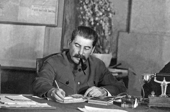 Почему Сталин лучше Путина справился бы с пандемией, по моему мнению, 5 причин