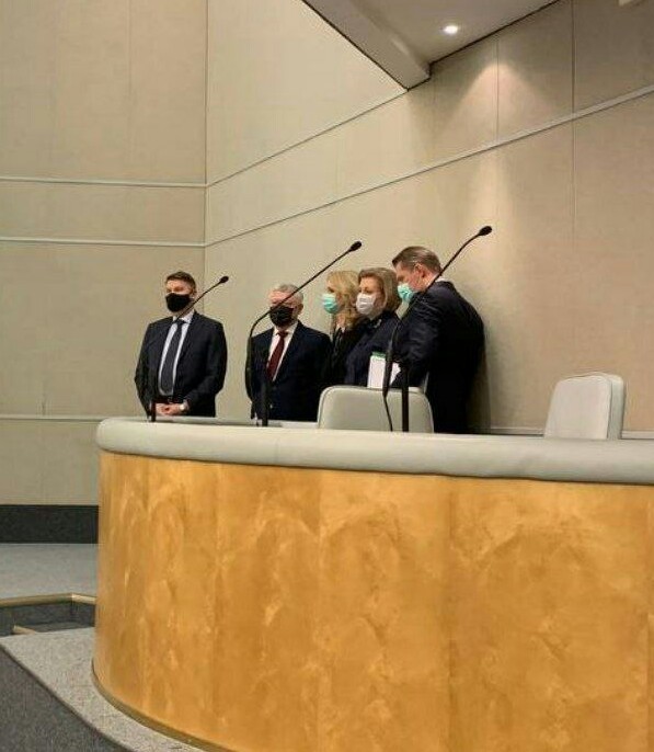 Всякие картинки,  но больше куаркодная и политота
