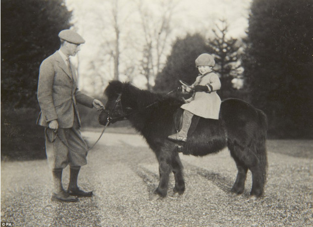 Королева Елизавета II и лошади