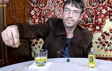 Брэд Питт рассказал, что снова начал пить алкоголь после семи лет трезвости