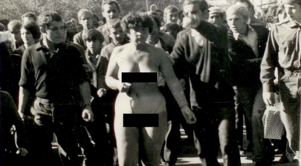 Как в 1968г. в Словакии издевались над русской женой местного офицера