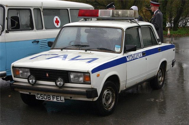 Машины в погонах. ВАЗ 2115 седан полиция. ВАЗ 2106 Жигули милиция ДПС. ВАЗ 2106 милиция Украины.