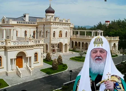 «Дворец» в Геленджике. Кремль заявил, что им владеют предприниматели, но отказался назвать их имена