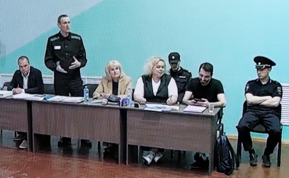 Суд закрыл процесс по делу Навального об экстремизме.