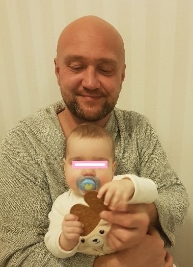 У россиянки в Швеции забрали годовалую дочь за обращение к врачам из России.