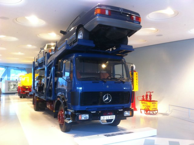 Фотоотчет. Германия. Музей Mercedes-Benz