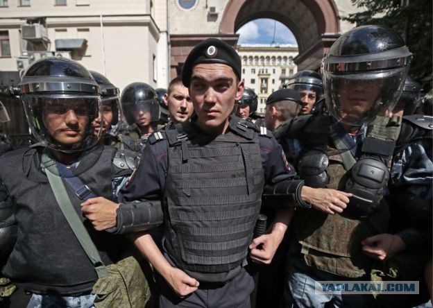 Что показывало российское телевидение, пока в Москве задерживали митингующих