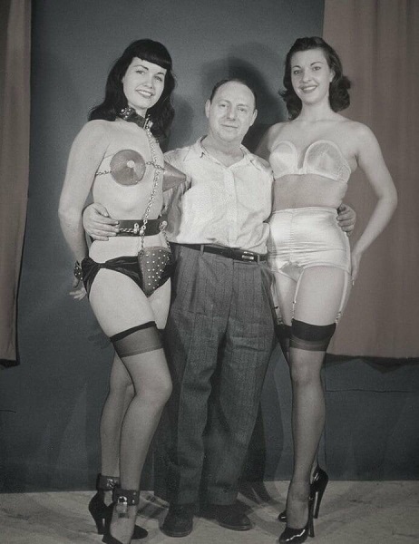 Просто старые фото - №XXXX. Чёрно-белый мир