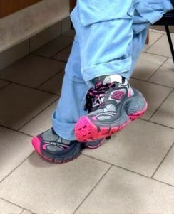 Во Владивостоке телеведущая, которая ушла из журналистики в эскорт, обвинила своего приятеля в похищении и насильственном заточе