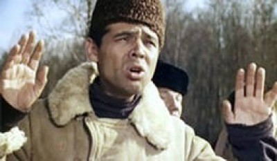 Попытка тральщика "Черкассы" освободить себе выход