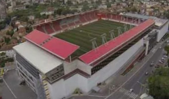 Футбол на краю света. 5 необычных стадионов