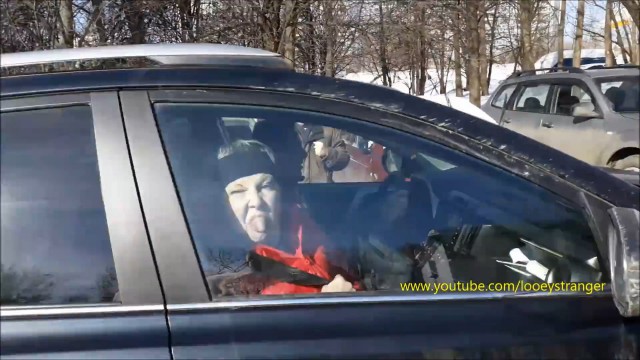 Автобыдло набросились на пешехода с кулаками