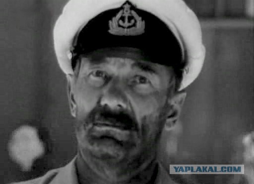 Человек в проходном дворе