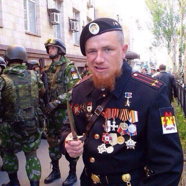 Памятник легендарному Мотороле открыт в центре Донецка