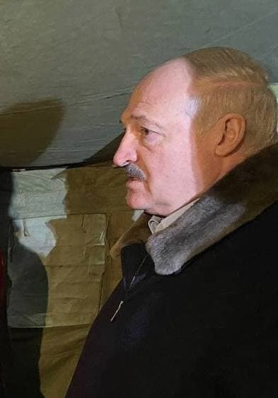 Лукашенко приехал к мигрантам или "Король поддонов"