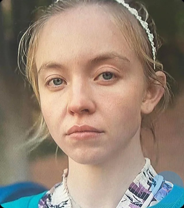Сидни Суини