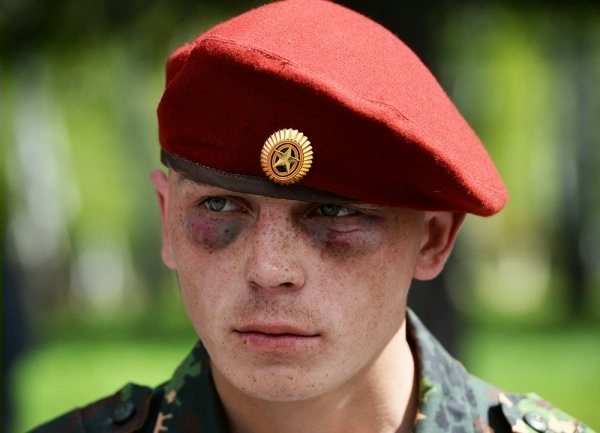 Пьяная ростовская мамаша использовала годовалого ребенка как таран в многоэтажке