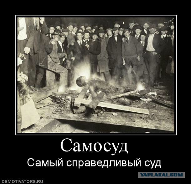 Сочная блондинка-похоронщица глумится над Вечным огнём