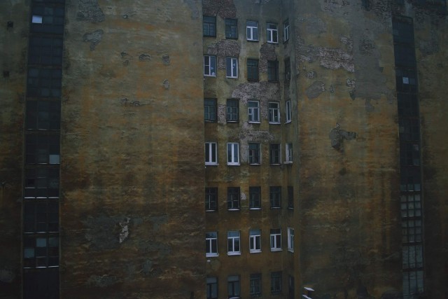 В  Ленинграде городе, у семи углов