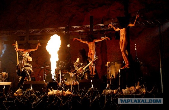 Попался на глаза плакат Manowar