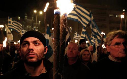 На греческом острове снесли крест, чтобы не обидеть мигрантов