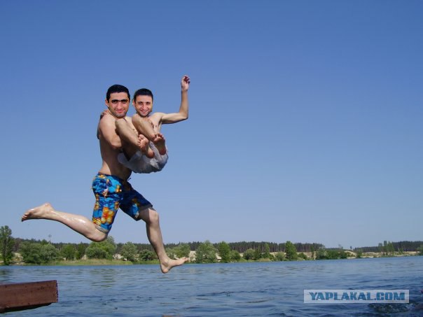 Два брата акробата