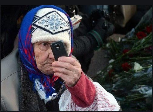 Прекрасная половина человечества (Vol.100) А в руке моей телефон