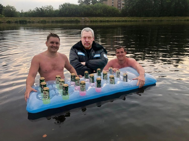 Фотожаба "Чуваки на отдыхе"