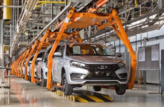 Подорожание автомобилей Lada в 2025 году на самом деле является снижением цен, заявили в АвтоВАЗе.