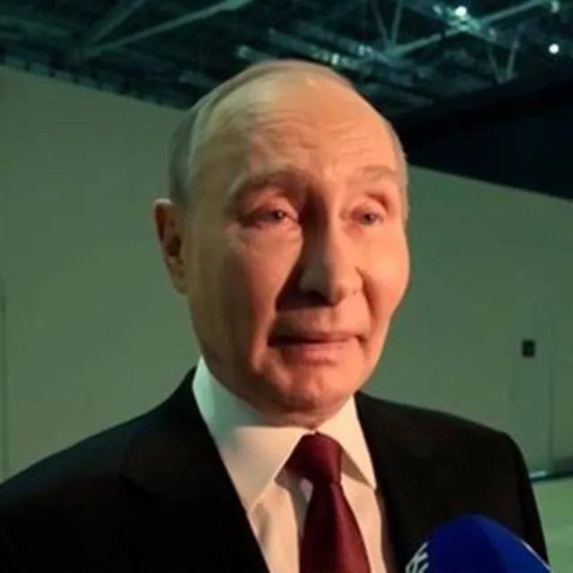 Путин и Трамп провели переговоры длительностью полтора часа. Об этом сообщил помощник президента Юрий Ушаков
