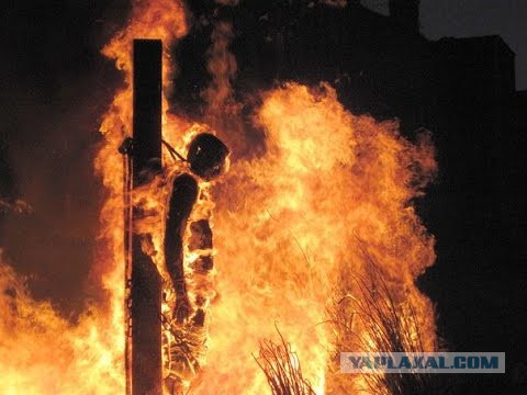 Приемного отца погибшей в Озерах девочки доставили в суд в каске и бронежилете