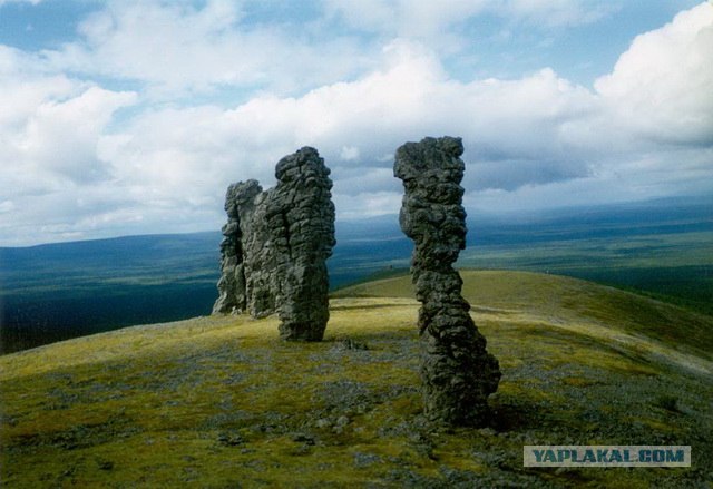 Скалы среди полей