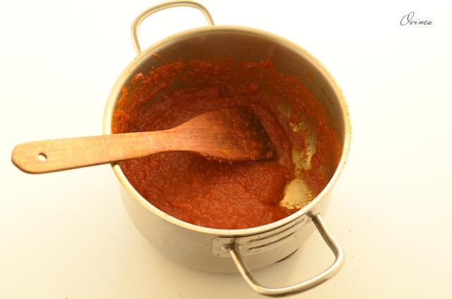 Колбаски под соусом карри